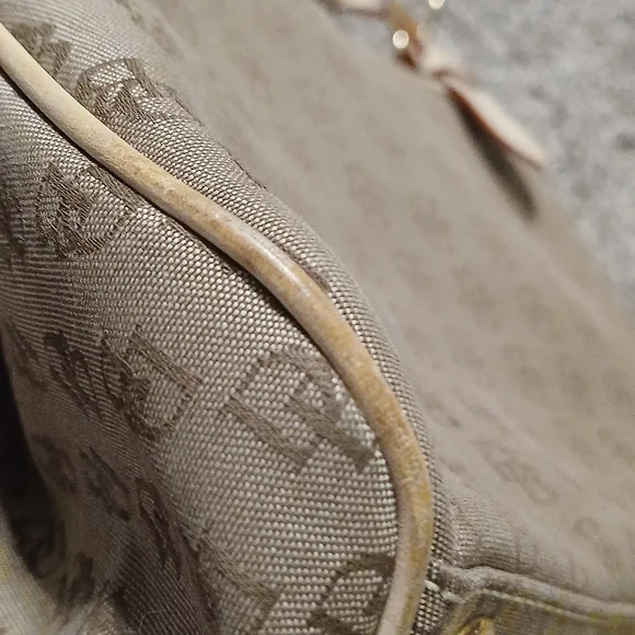 👜✨ Dooney & Bourke Signature DB Tote ✨👜 - Picture 9 of 12